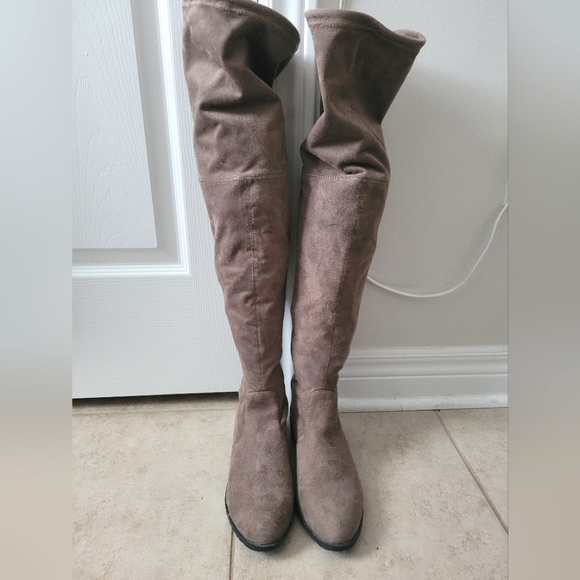 Guess Simplee Over the Knee Boots - Picture 1 of 6